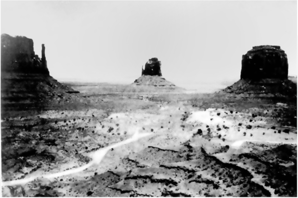 Педимент с останцовыми столовыми горами (Аризона, США).